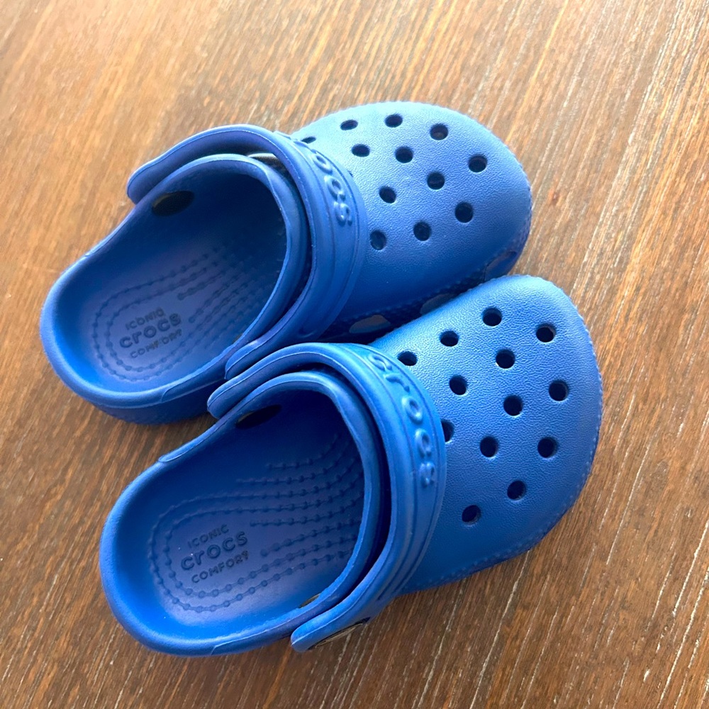 CROCS- blue- Toddler size 6